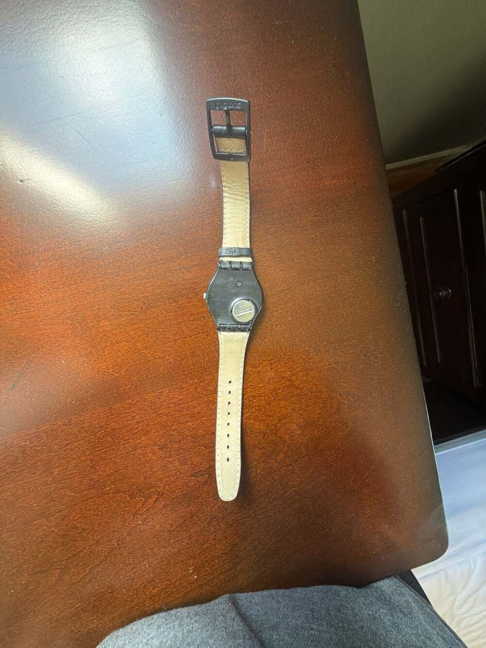 Swatch Red Sunday Unisex Watch GB750 Black Leather Strap - Picture 3 of 6